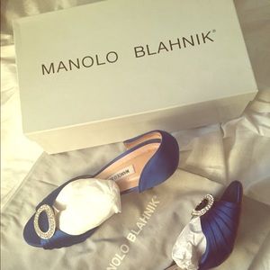Manolo size 8
